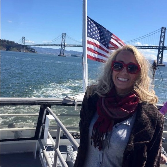 Meet your Posher, Jenn - Picture 6 of 8